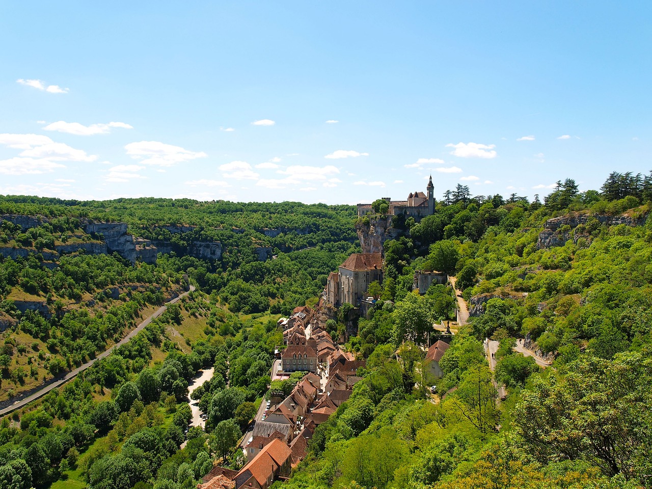 7-Day Cultural and Culinary Journey in Dordogne Valley