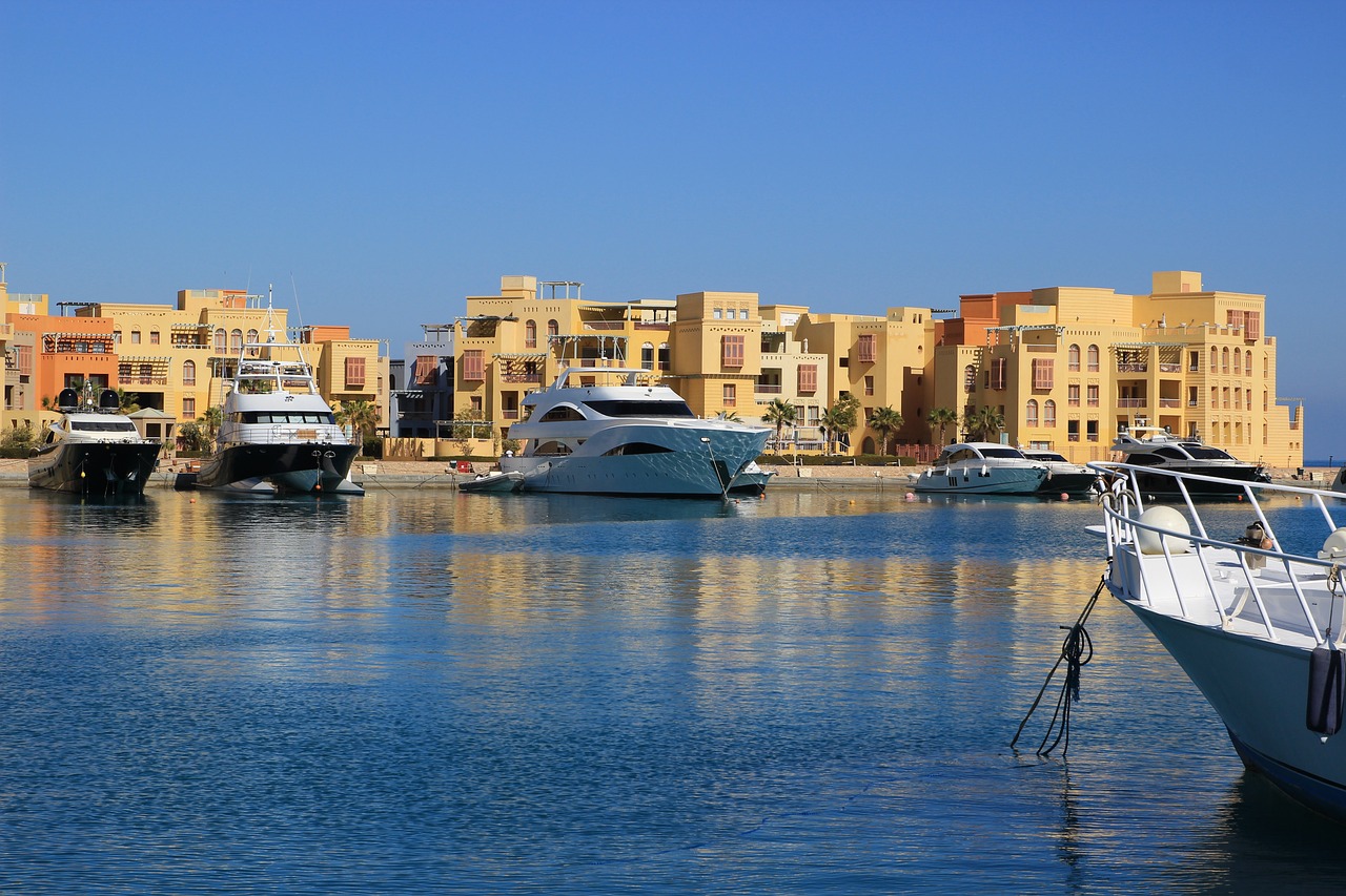 5-Day El Gouna Adventure with Desert Excursions and Sea Cruises