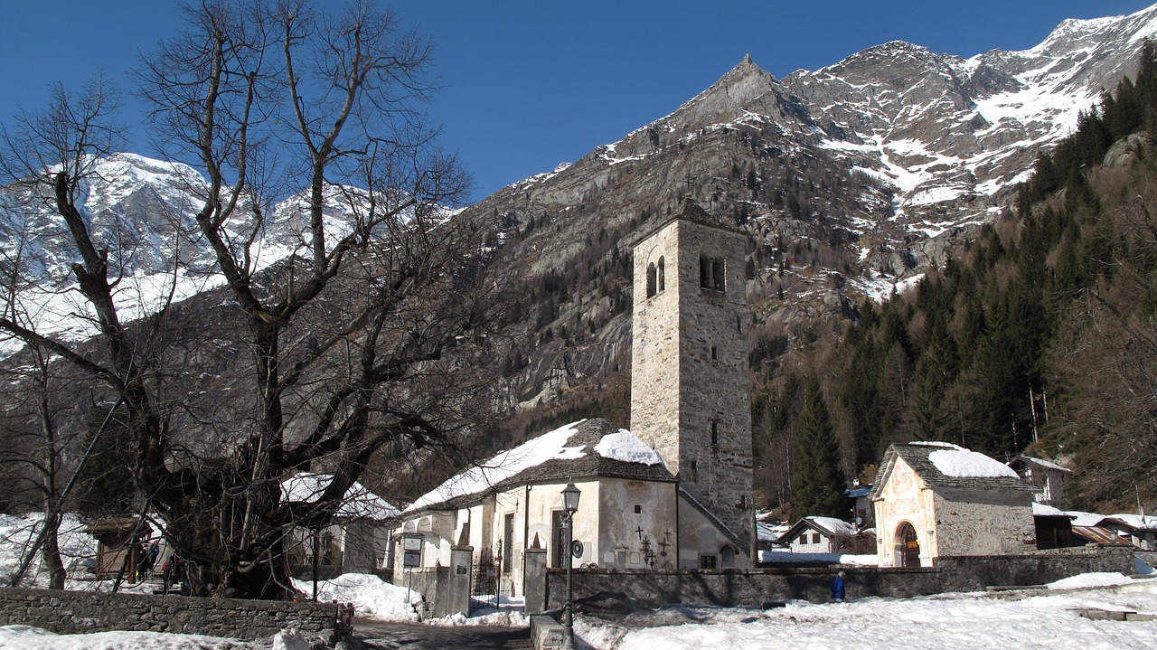 Esperienza Alpina e Gastronomica in 8 Giorni a Macugnaga