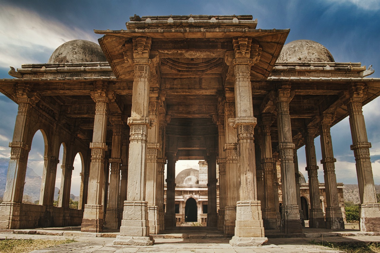 Cultural Marvels and Culinary Delights: 6-Day Jain Temple and Heritage Tour near Ahmedabad