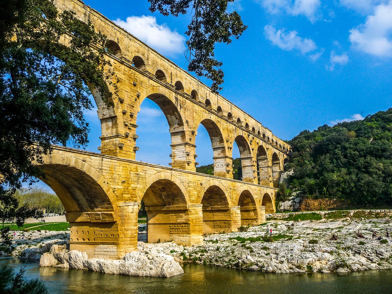 Cultural Delights and Gastronomic Wonders in Nîmes, France
