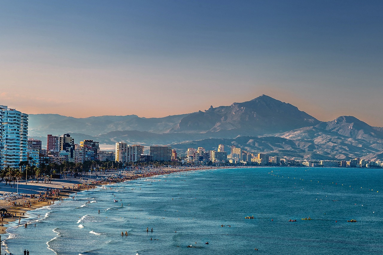 Alicante Auto Show and Caves Discovery