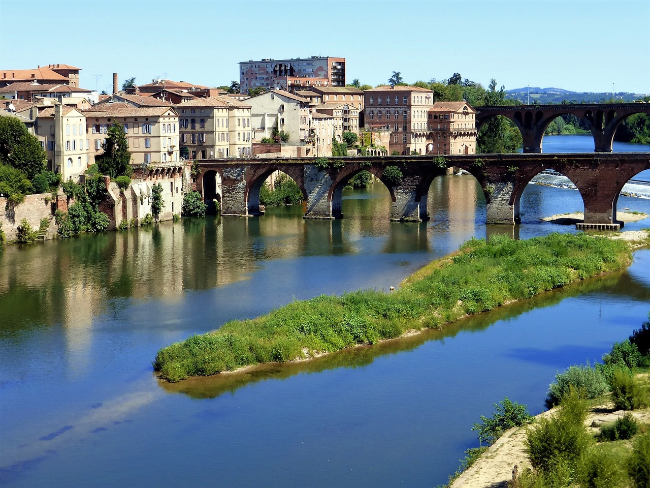 Culinary and Cultural Delights of Albi in a Day