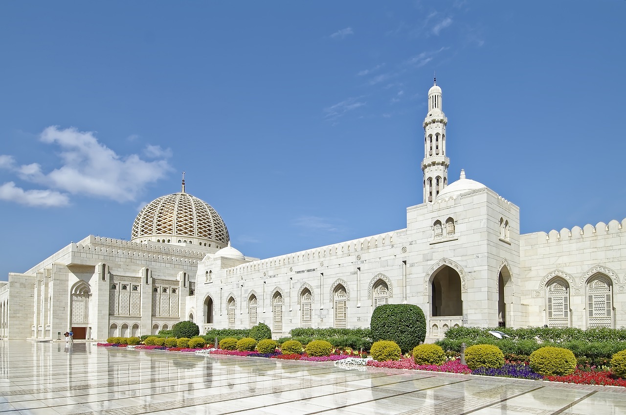 Ultimate 8-Day Cultural and Natural Wonders Tour of Oman