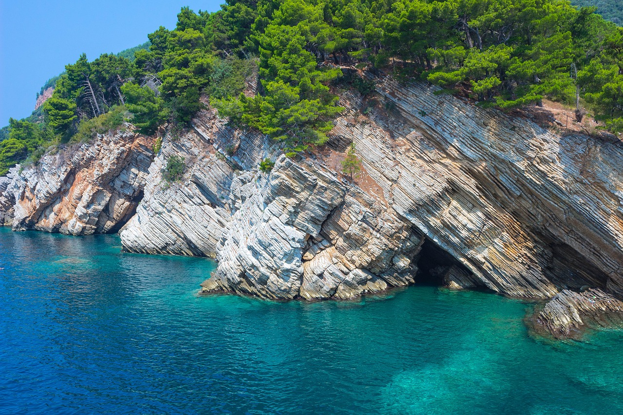 Montenegro's Marvels: A 5-Day Adventure from Petrovac