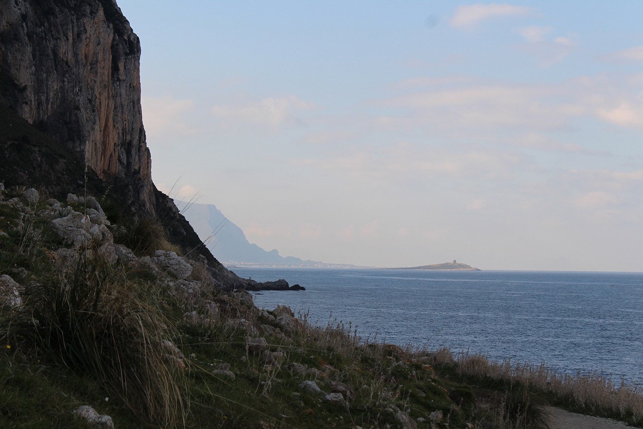 Esplorazione Culturale e Gastronomica di Isola delle Femmine e Dintorni