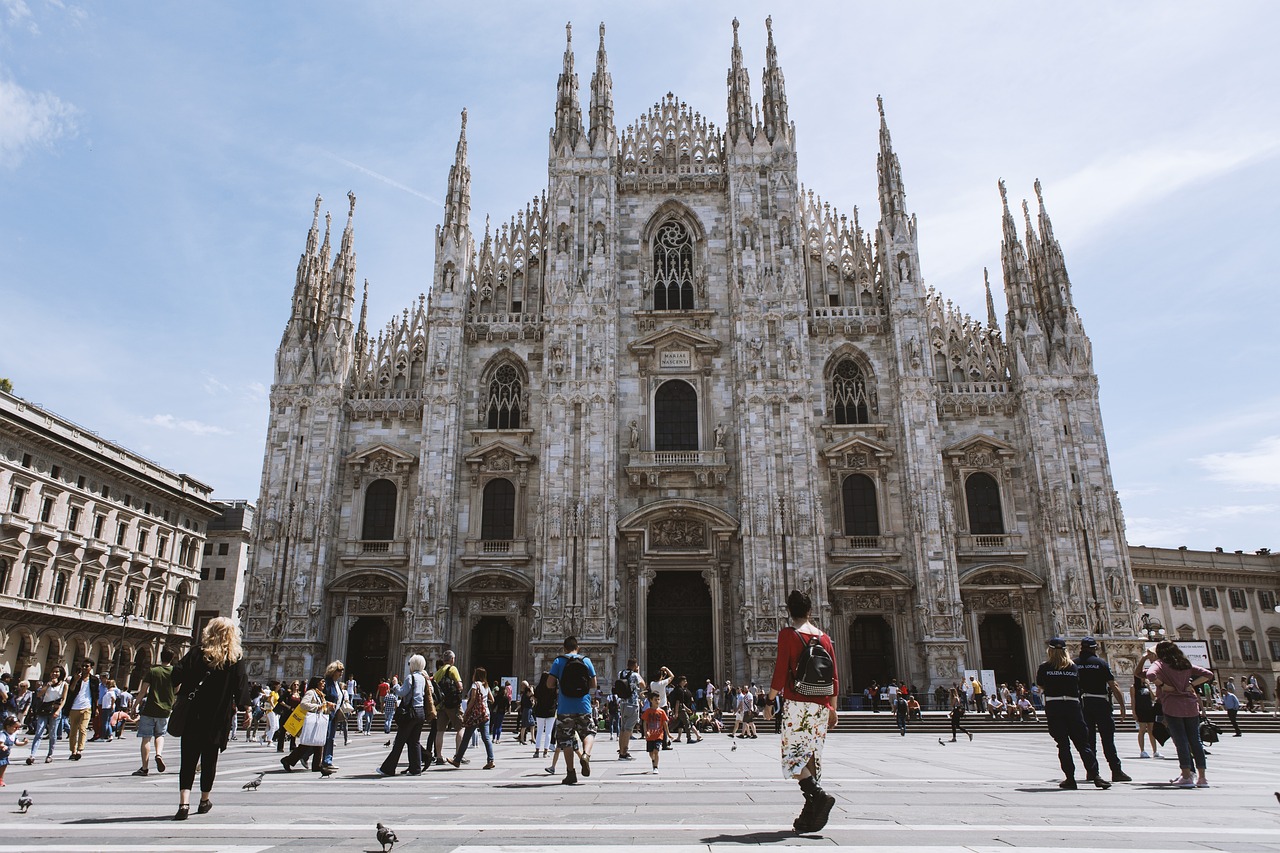 Milan's Fashionable Excursion and Cultural Wonders: A Day of Style, Cathedrals, and Artistic Masterpieces
