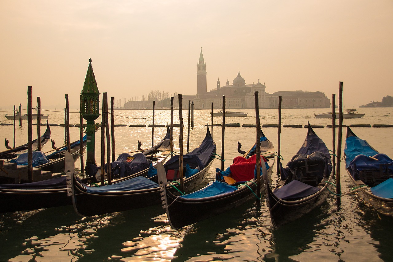 Venice Grand Canal Gondola Ride & St. Mark's Basilica