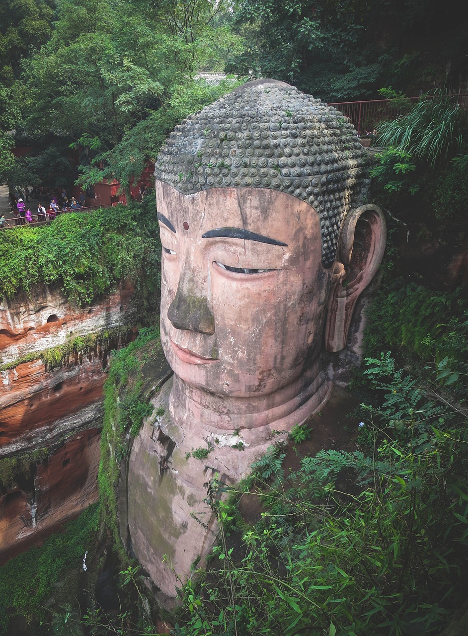 Leshan (Cina) e la statua del Buddha più grande del mondo