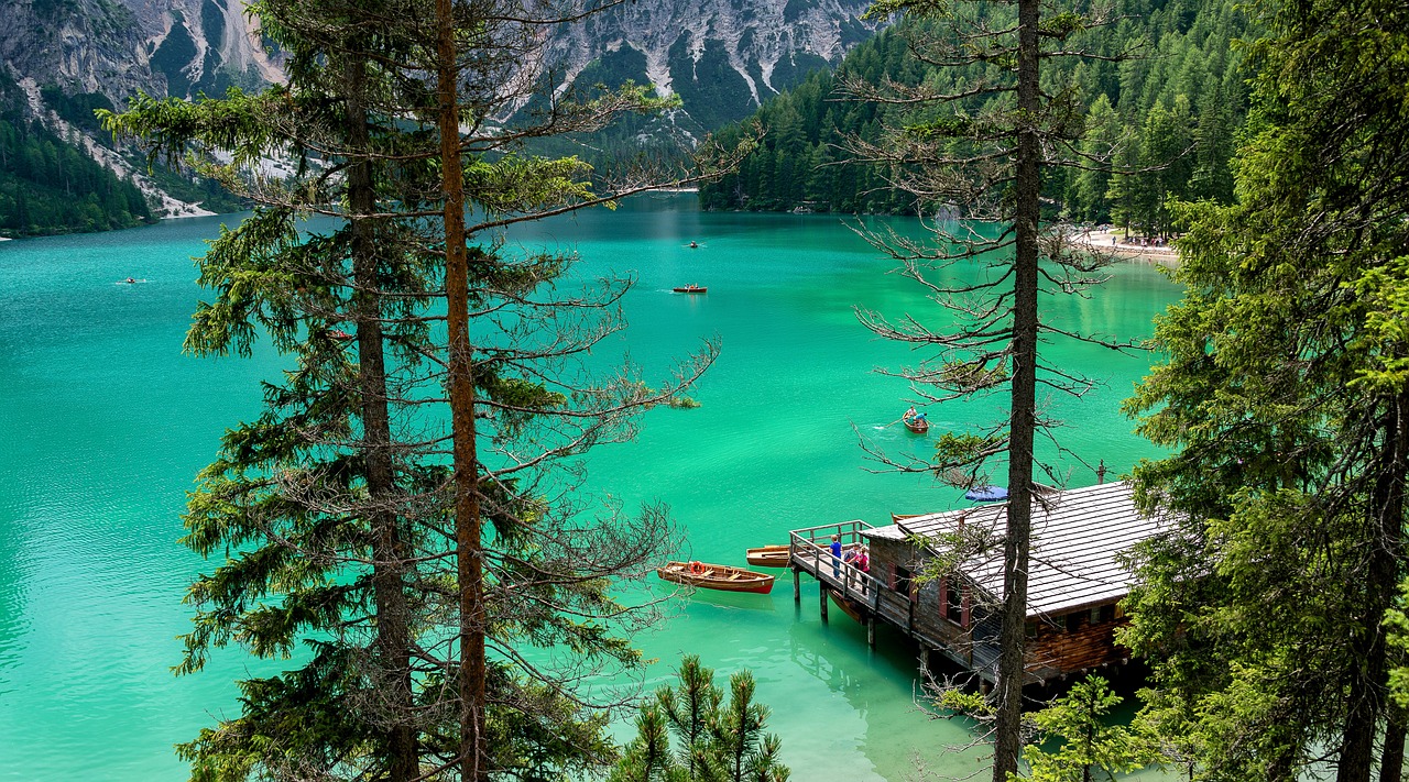 Scenic 4-Day Winter Escape in Lago di Braies