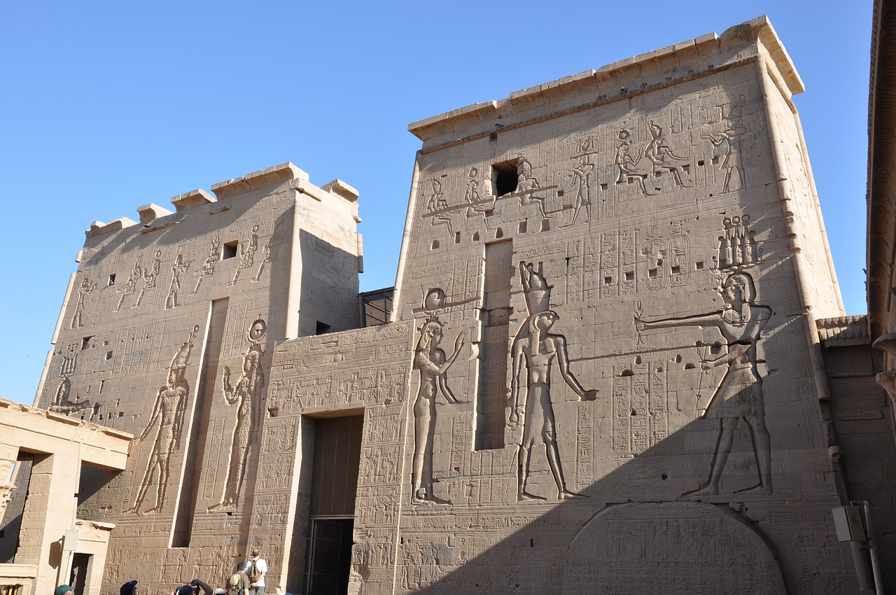 7-Day Aswan, Luxor, Cairo, Dubai Adventure