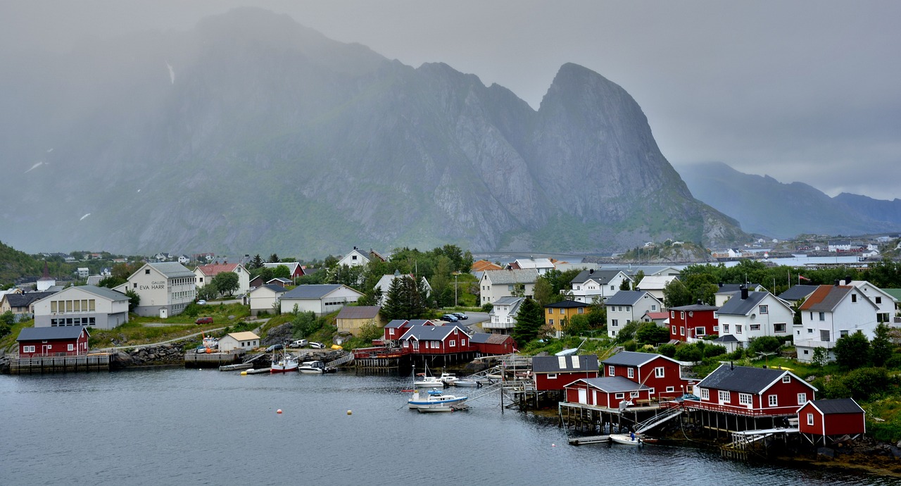 Scenic 5-Day Trip to Reine, Norway