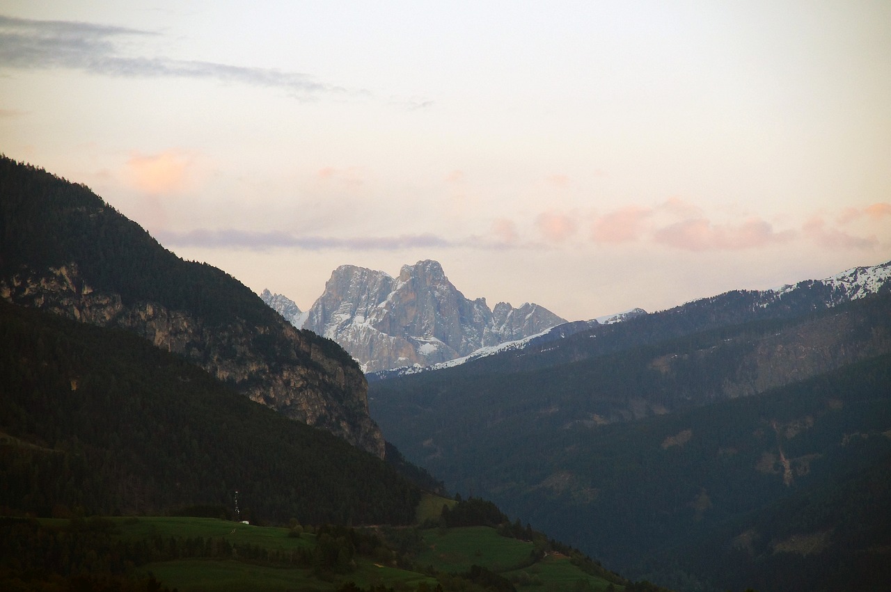 Esplorazione culinaria e paesaggistica della Val di Fiemme