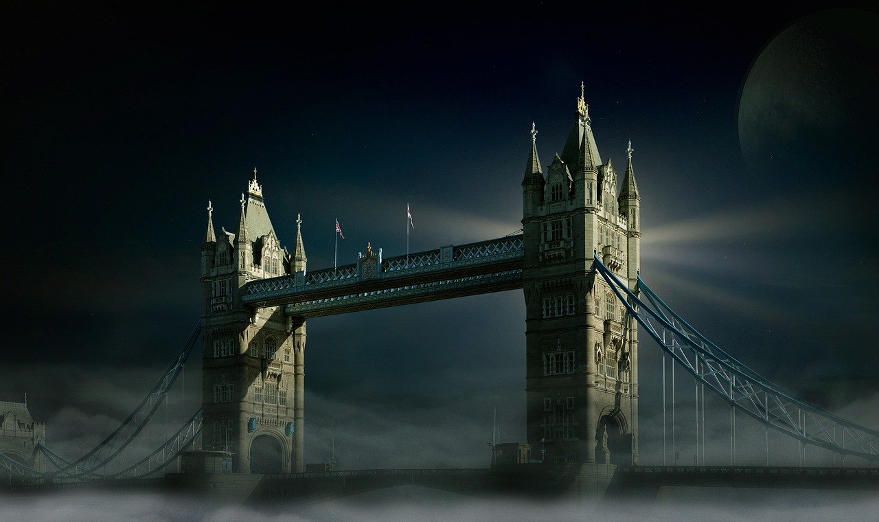 London's Regal History and Illuminated Landmarks