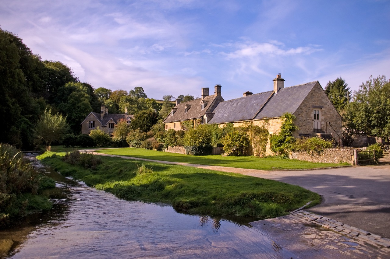 Cotswolds Countryside Charm and Mystical Stonehenge