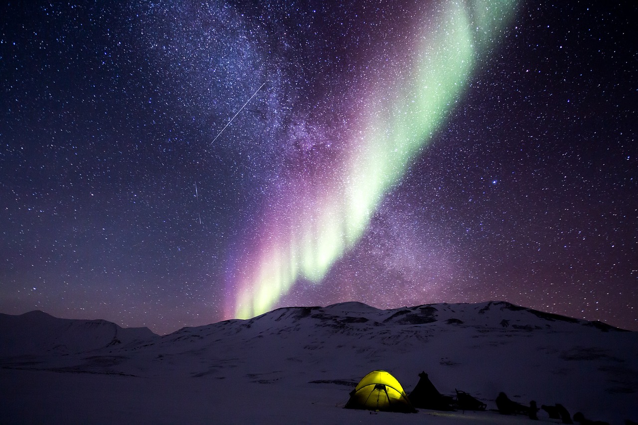 10-Day Aurora Adventure: Mountains, Museums, and Culinary Delights