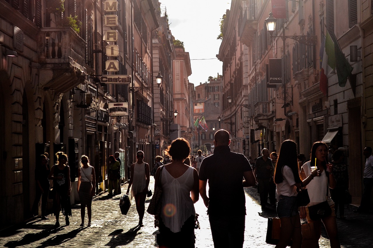 A Week in Naples: Chess, Vintage Shopping, and Gastronomic Delights