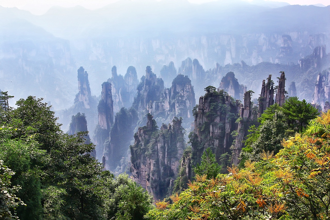 Aventura en Zhangjiajie: Naturaleza, Cultura y Gastronomía