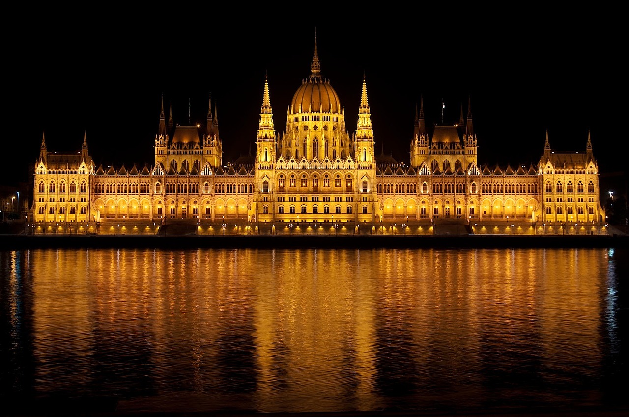 Relax en Budapest: 2 días de baños termales y paseo por el Puente de las Cadenas