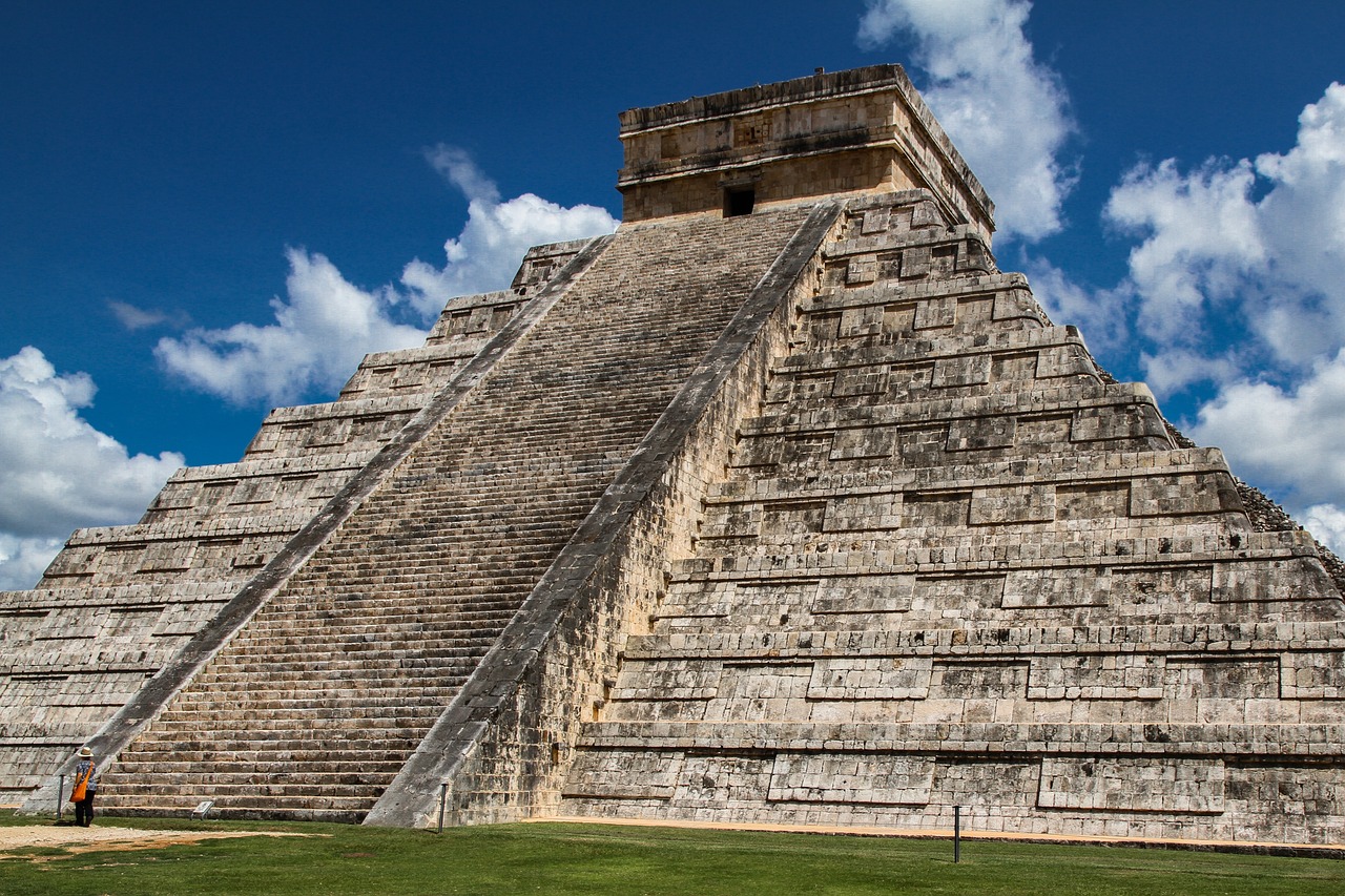 Chichen Itza: Mayan Ruins, Cenote Swim & Local Cuisine