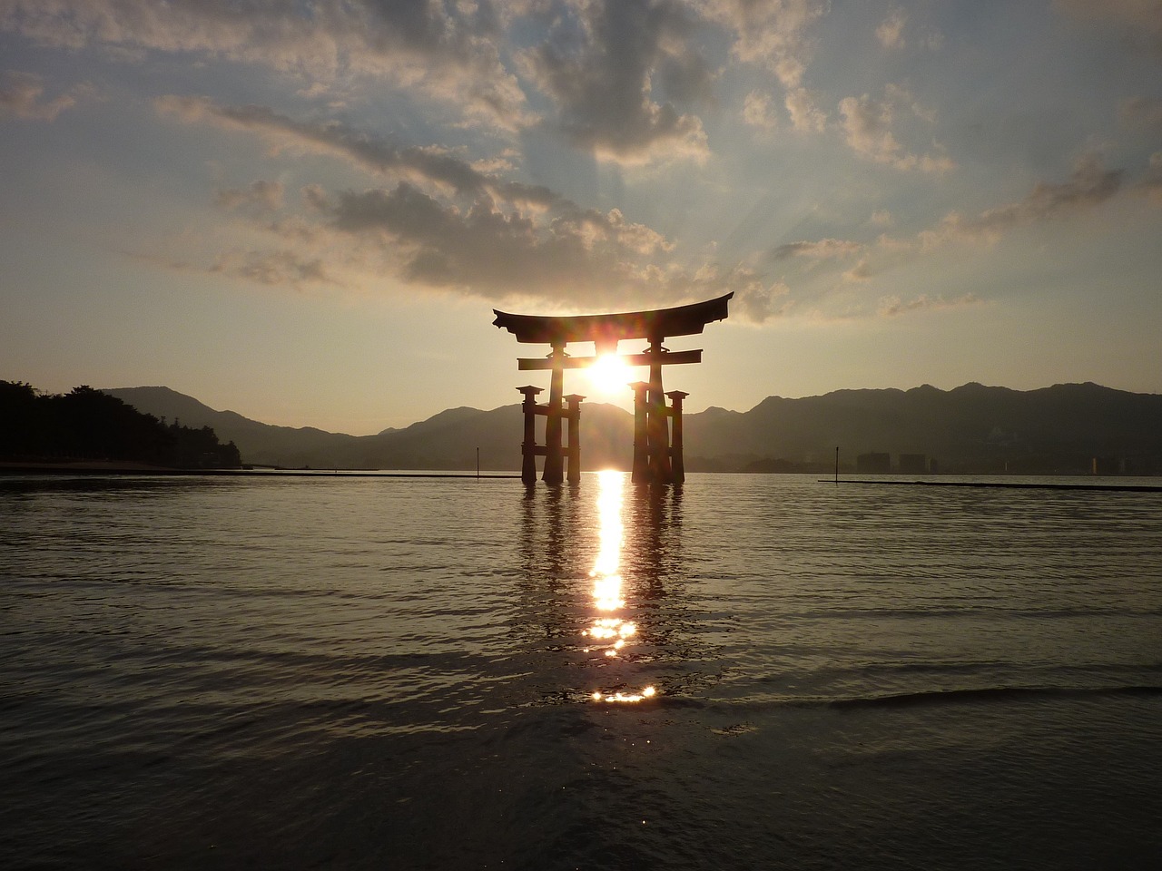 Esperienza Culturale a Hiroshima e Miyajima in 2 Giorni