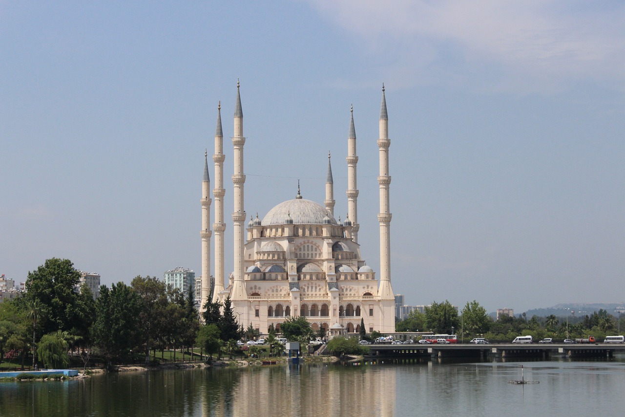 Romantische Tage in Adana: Stadtrundfahrt, Kulinarik & Entspannung