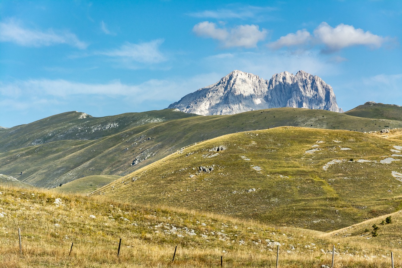 Mysteries and Gastronomy: 5-Day Gran Sasso Exploration