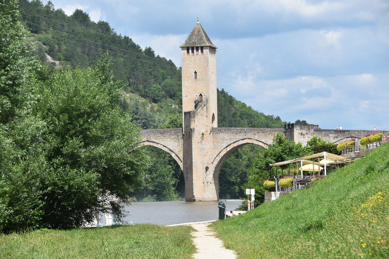 Découverte du Lot: Padirac, Saint-Cirq-Lapopie, et Cahors