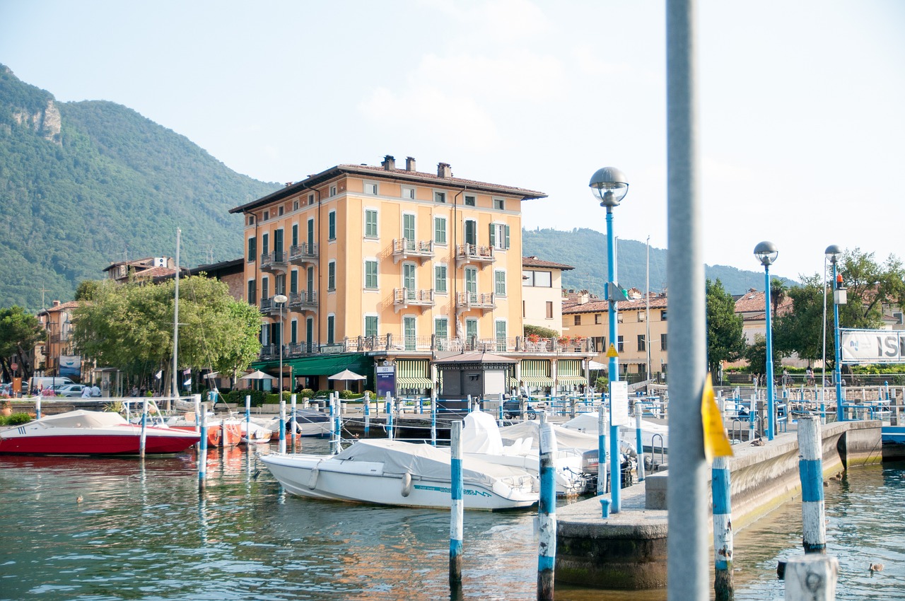 Lake Iseo Delights: Sailing, Wine, and Christmas Magic