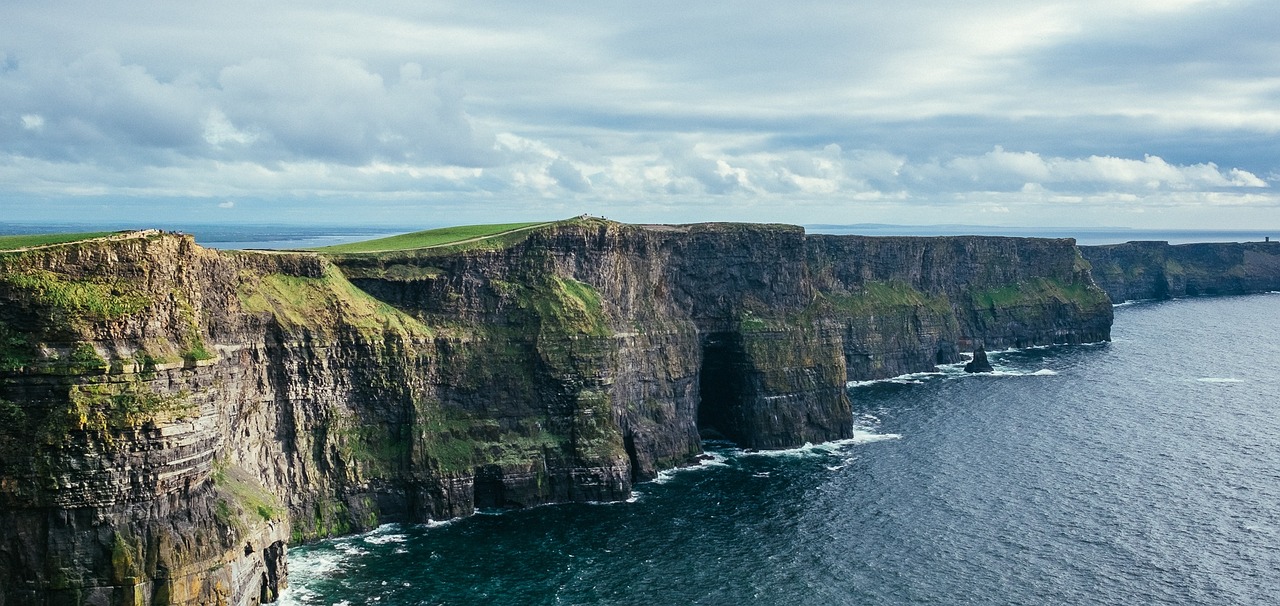 Cliffs of Moher: Nature's Majesty and Culinary Delights