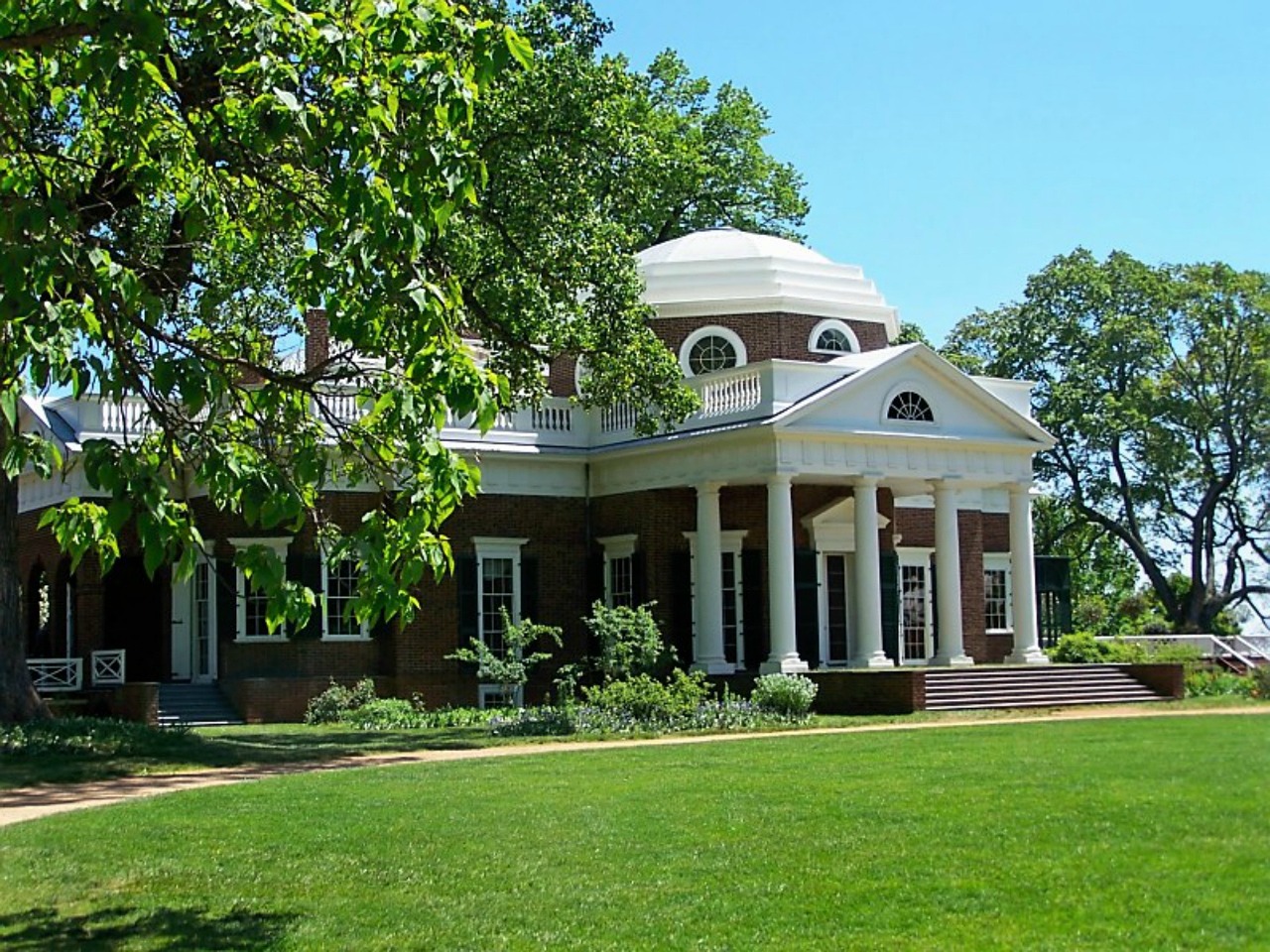 Historical Sites, Nature, and Wineries in Charlottesville