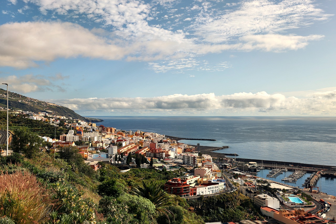 Aventura en Santa Cruz de la Palma: Naturaleza, Mar y Gastronomía