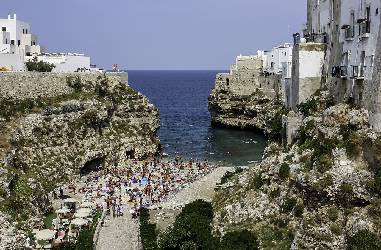 Esplorazione di Polignano a Mare, Locorotondo e Porto Cesareo