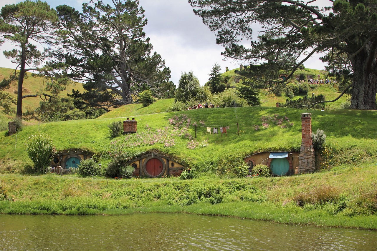 Ultimate 3-Day Auckland Adventure with Hobbits and Bioluminescence