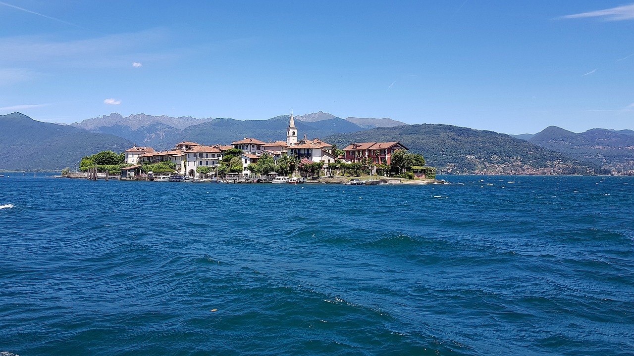 Lake Maggiore and Borromean Islands Delights