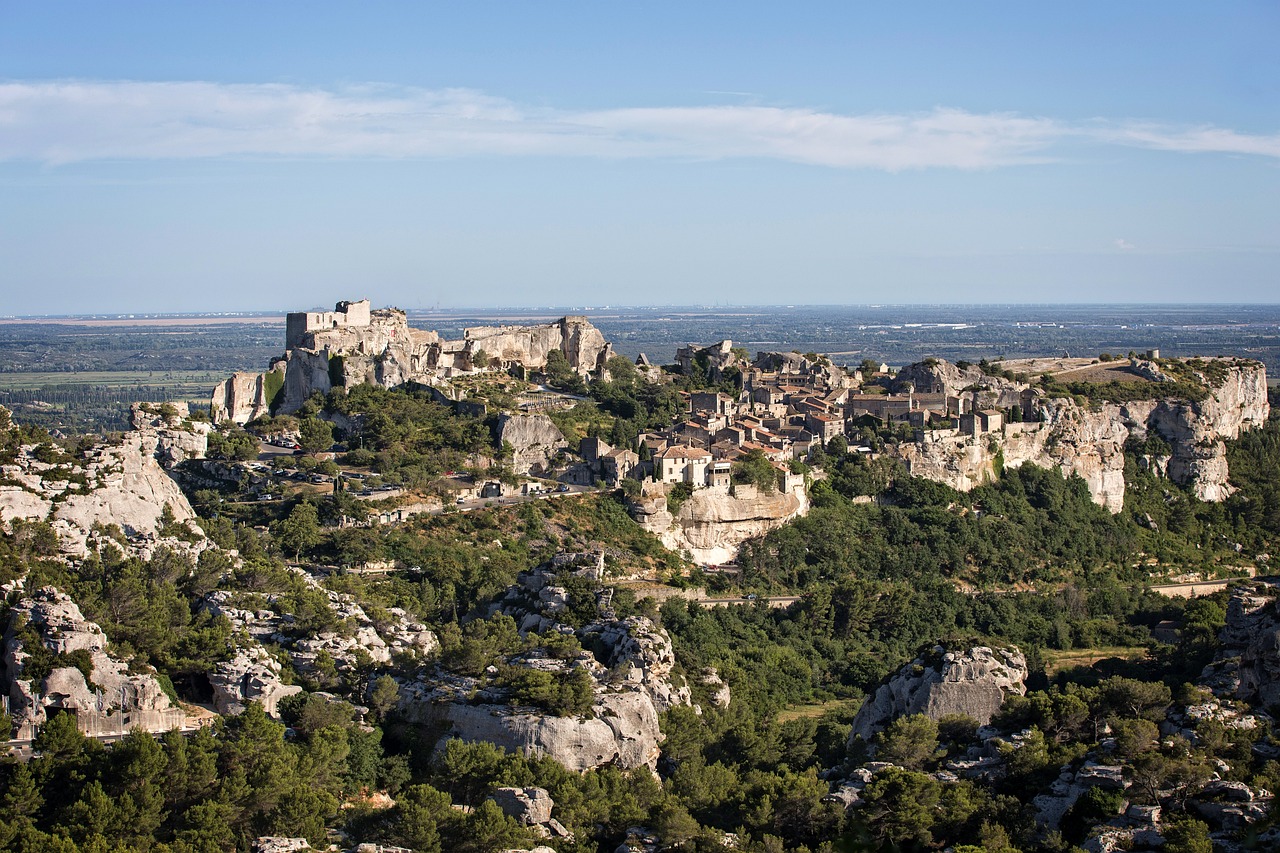 Les Baux-de-Provence Delights in a Day