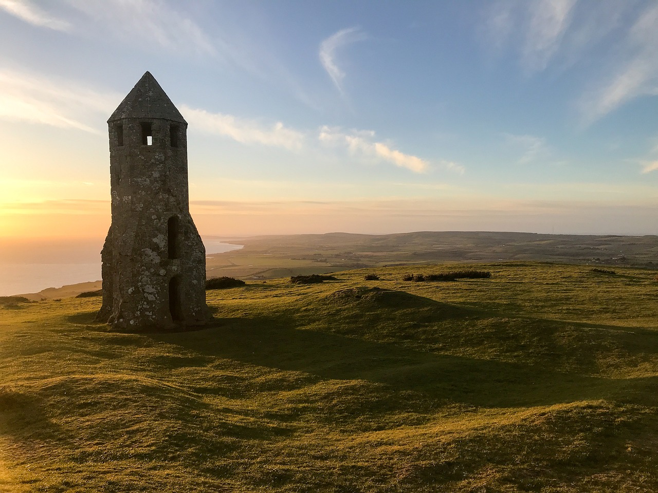 Isle of Wight Castle and Coastal Delights