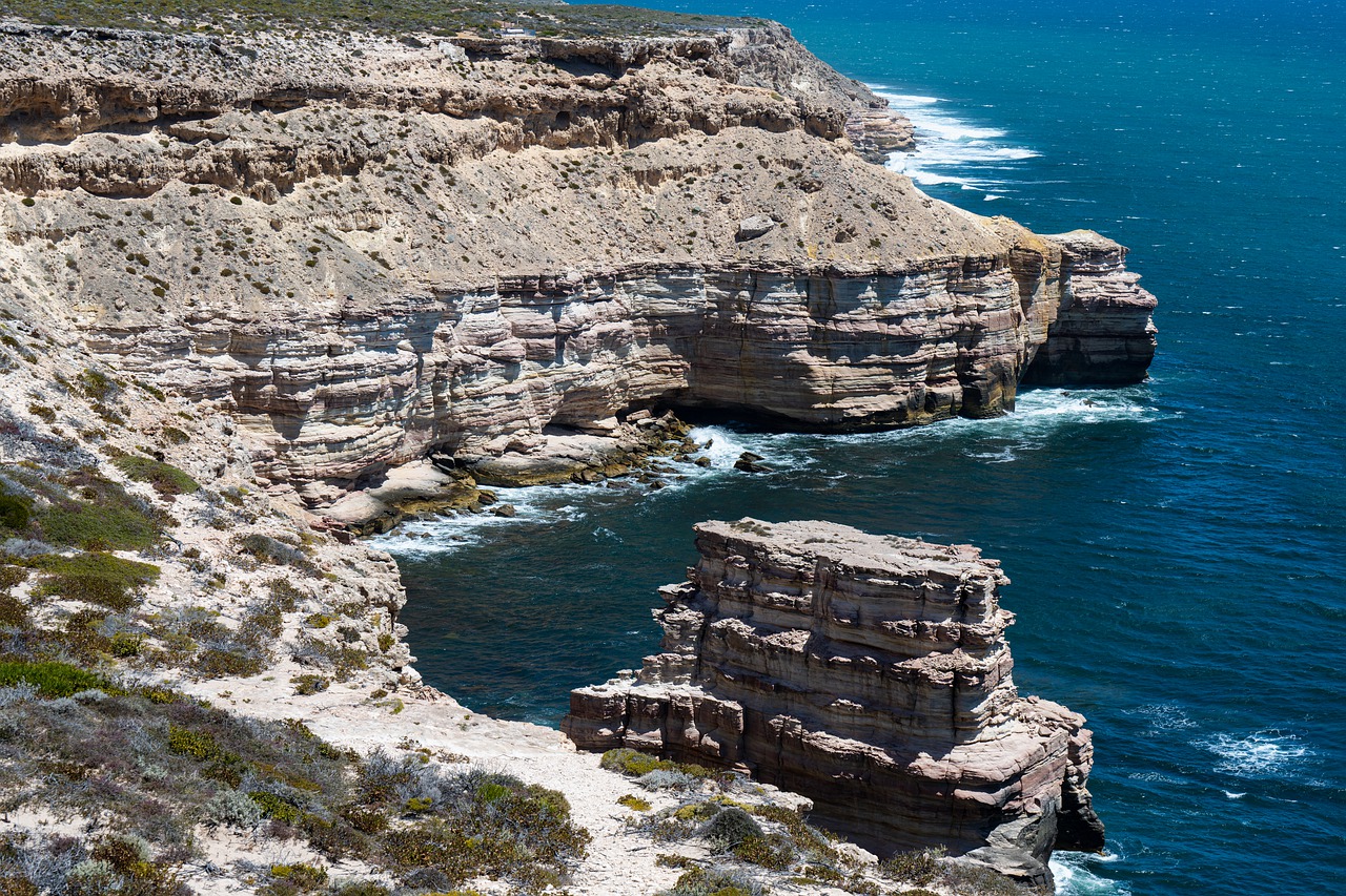 Kalbarri Nature Escape: River, Cliffs, and Pink Lakes