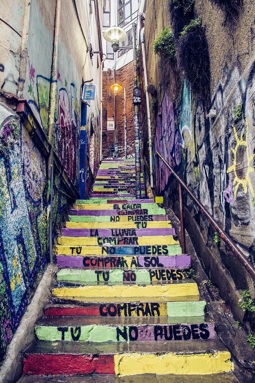 Art, Adventure, and Gastronomy in Valparaiso