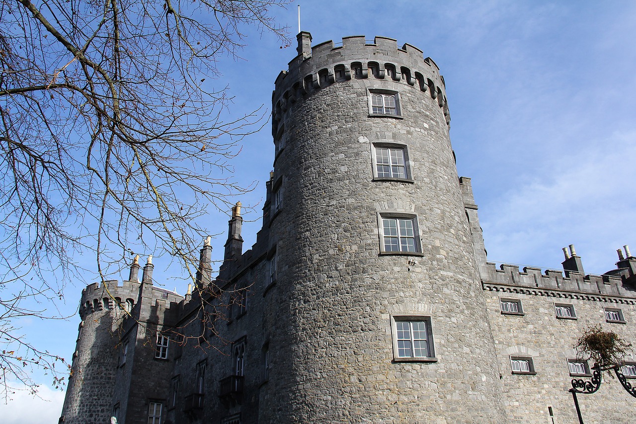 Immersive Kilkenny Experience: History, Culinary Delights, and Haunted Tours