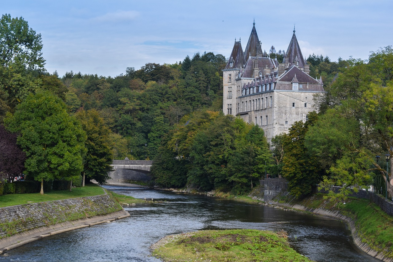 Discovering Durbuy in a Day: Private Tour and Culinary Delights