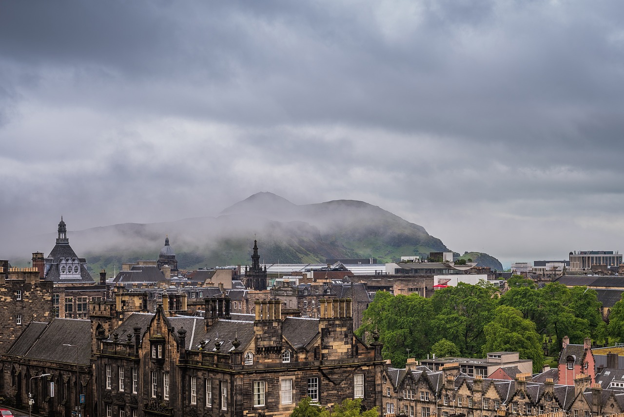 Whisky Tasting and Castle Tour in Edinburgh