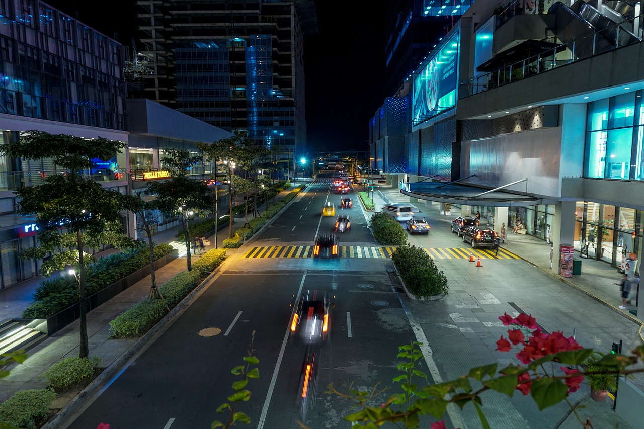 Manila Urban Adventure: BGC Shopping, Dining, and Nightlife