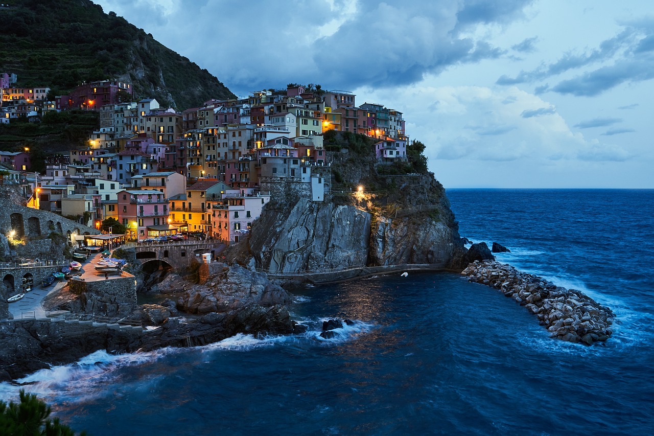 Local Delights and Scenic Hikes in Manarola