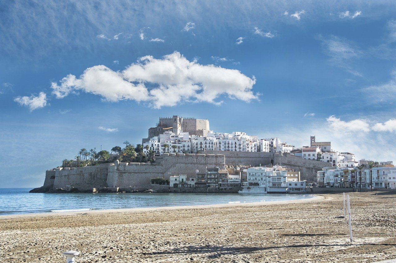 Discovering Peñíscola: Castle, Sea, and Gastronomy