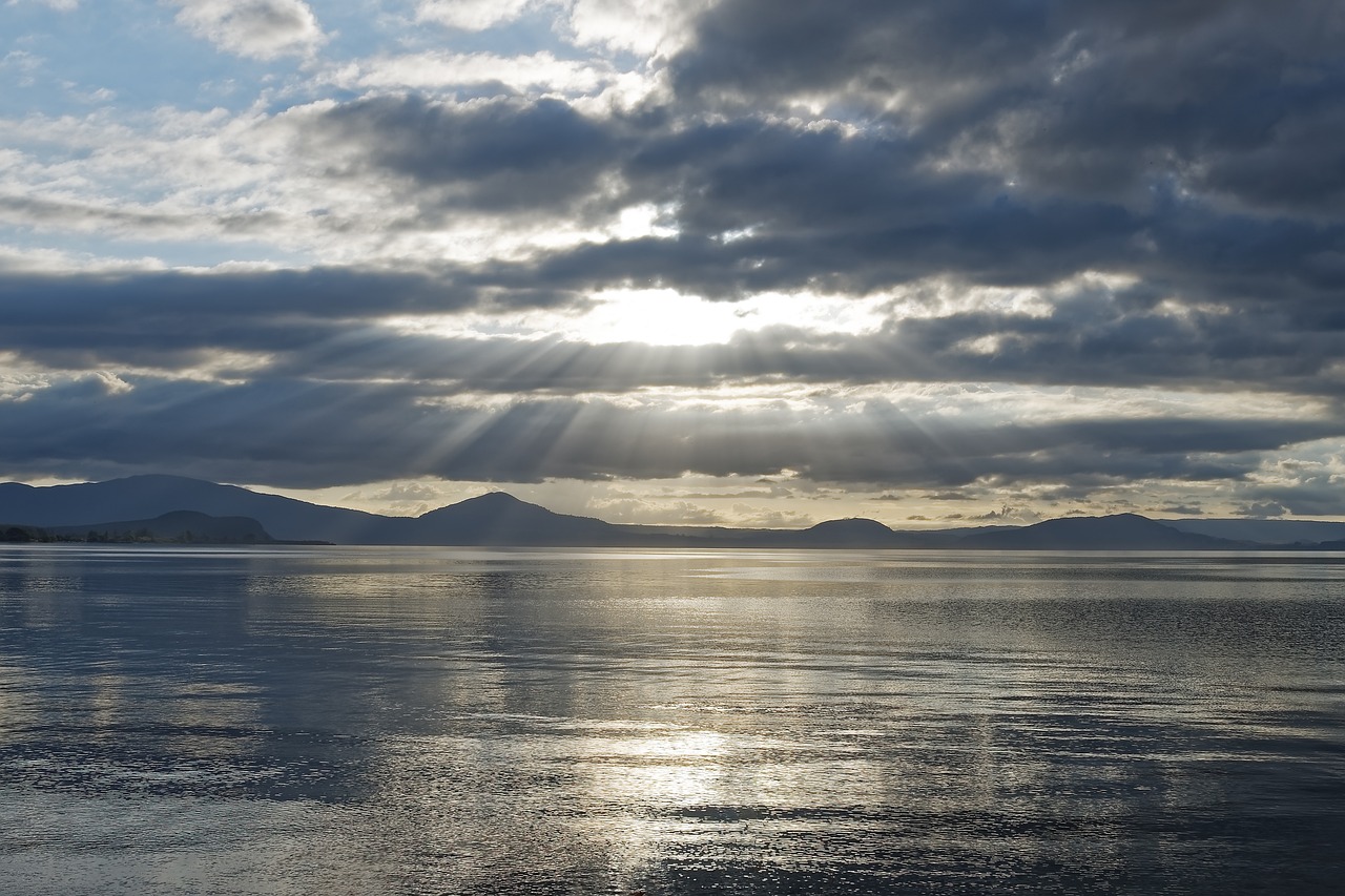 Scenic Taupo Day Trip: Lake, Falls, and Maori Culture