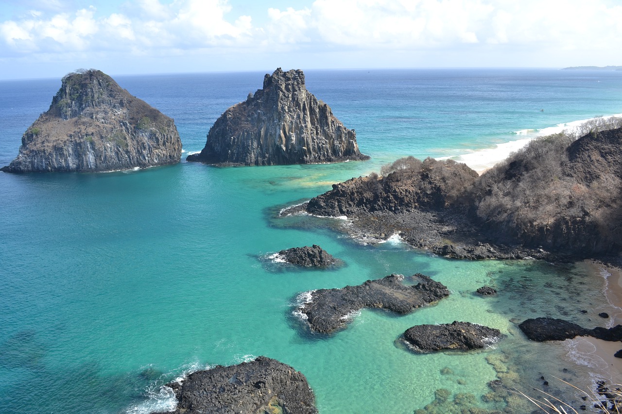 Explorando as Maravilhas de Fernando de Noronha