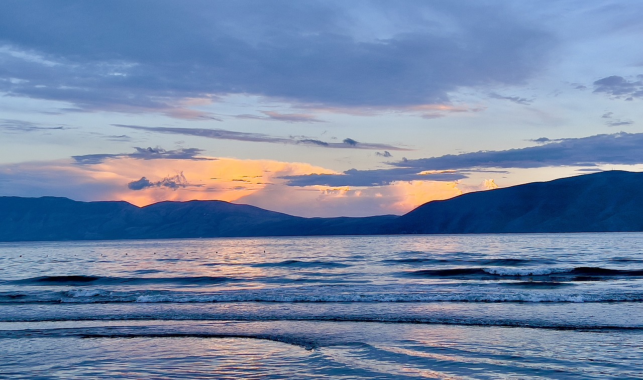 Beach Bliss in Vlorë: A Speedboat Adventure