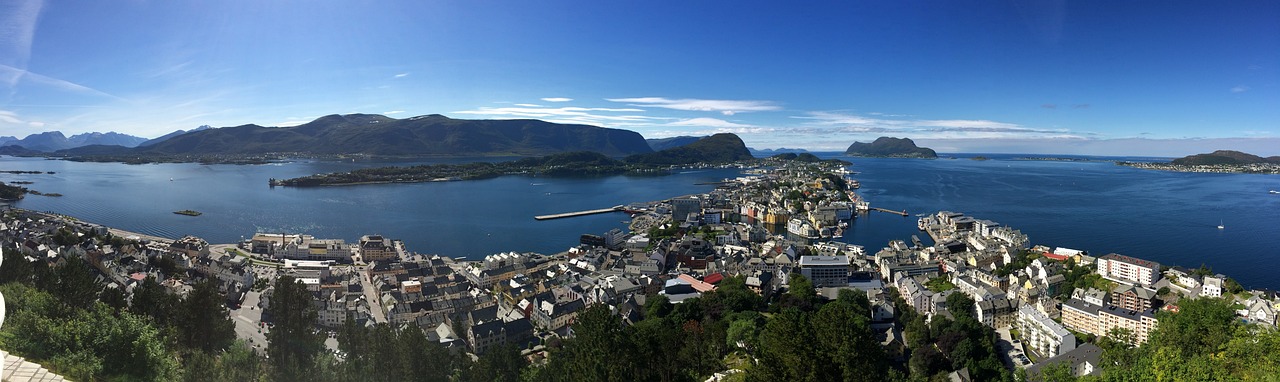 Scenic Wonders and Culinary Delights in Ålesund