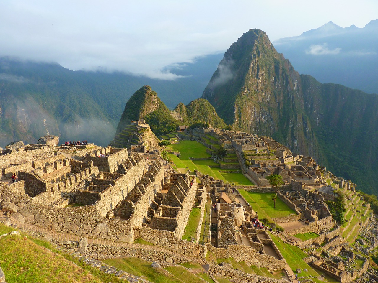 Ultimate 1-Day Machu Picchu Experience with Local Cuisine